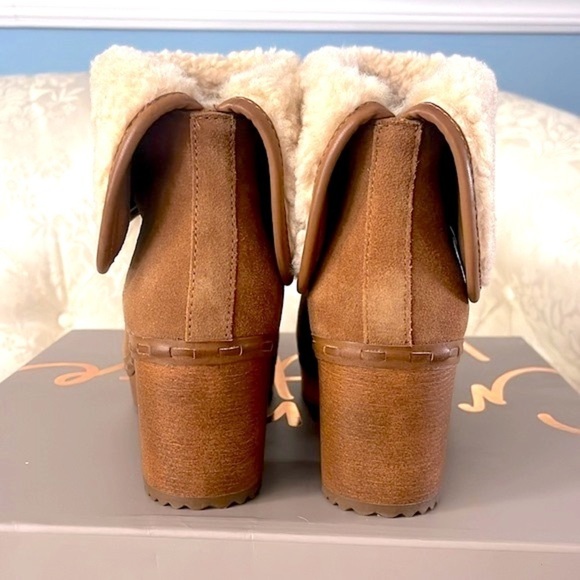 Brand New Crown Vintage Genuine Suede Seloina Ankle Booties w/ Faux Fur Cuff - Picture 4 of 16